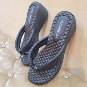 Chinelo Anabela Médio Preto Piccadilly