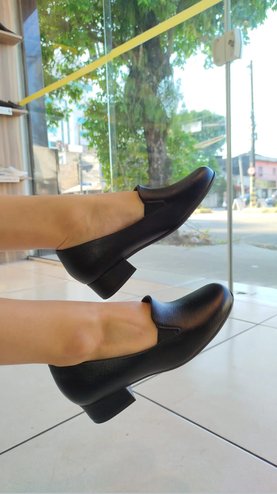Loafer Laura Salto Médio Preto Piccadilly