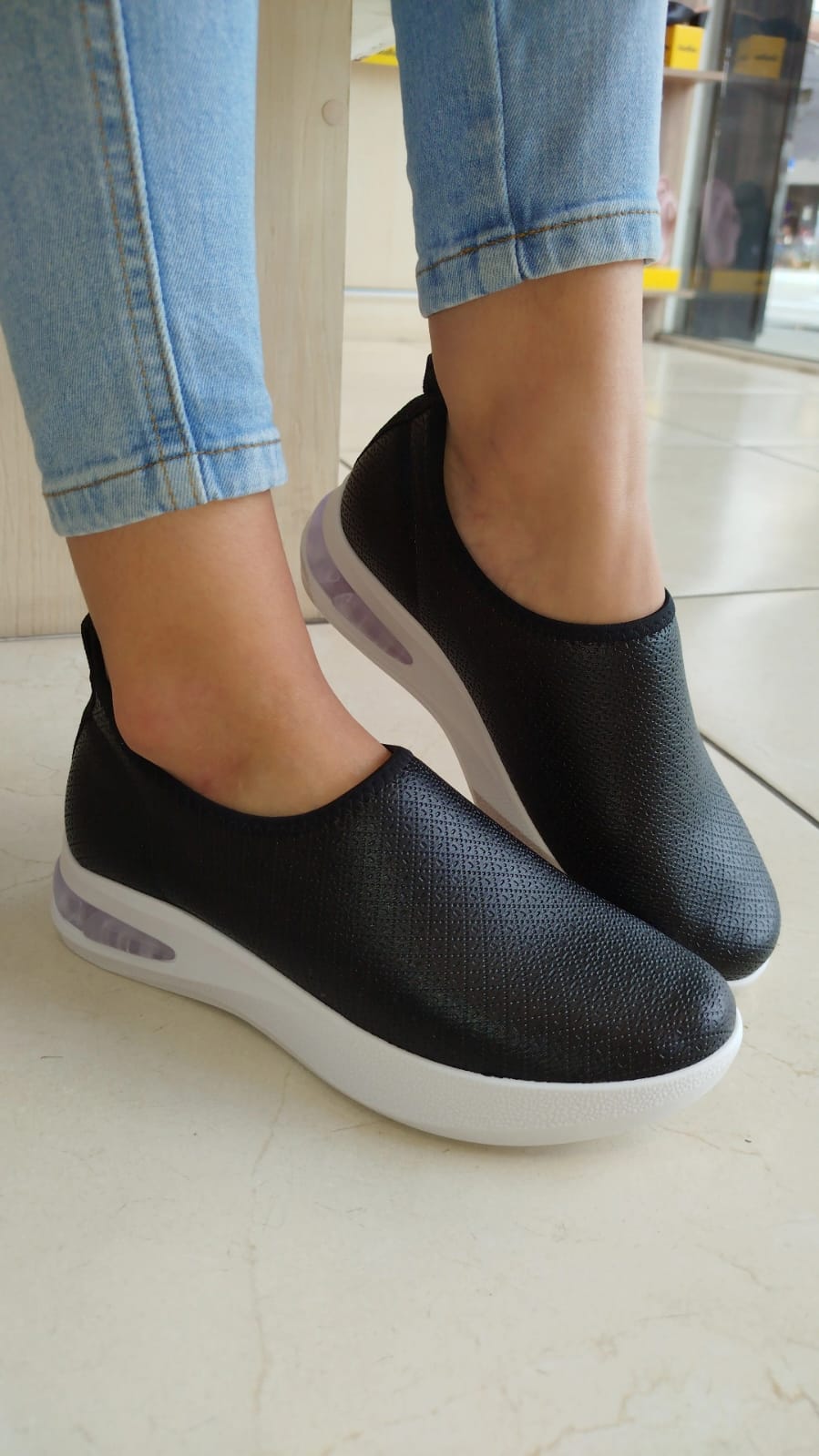 Tênis SoftStep Salto Anabela Médio Preto Piccadilly