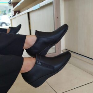 Bota Ivone Anabela Médio Preto Piccadilly