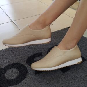 Tênis Slip On Bege Elastano Costura Usaflex