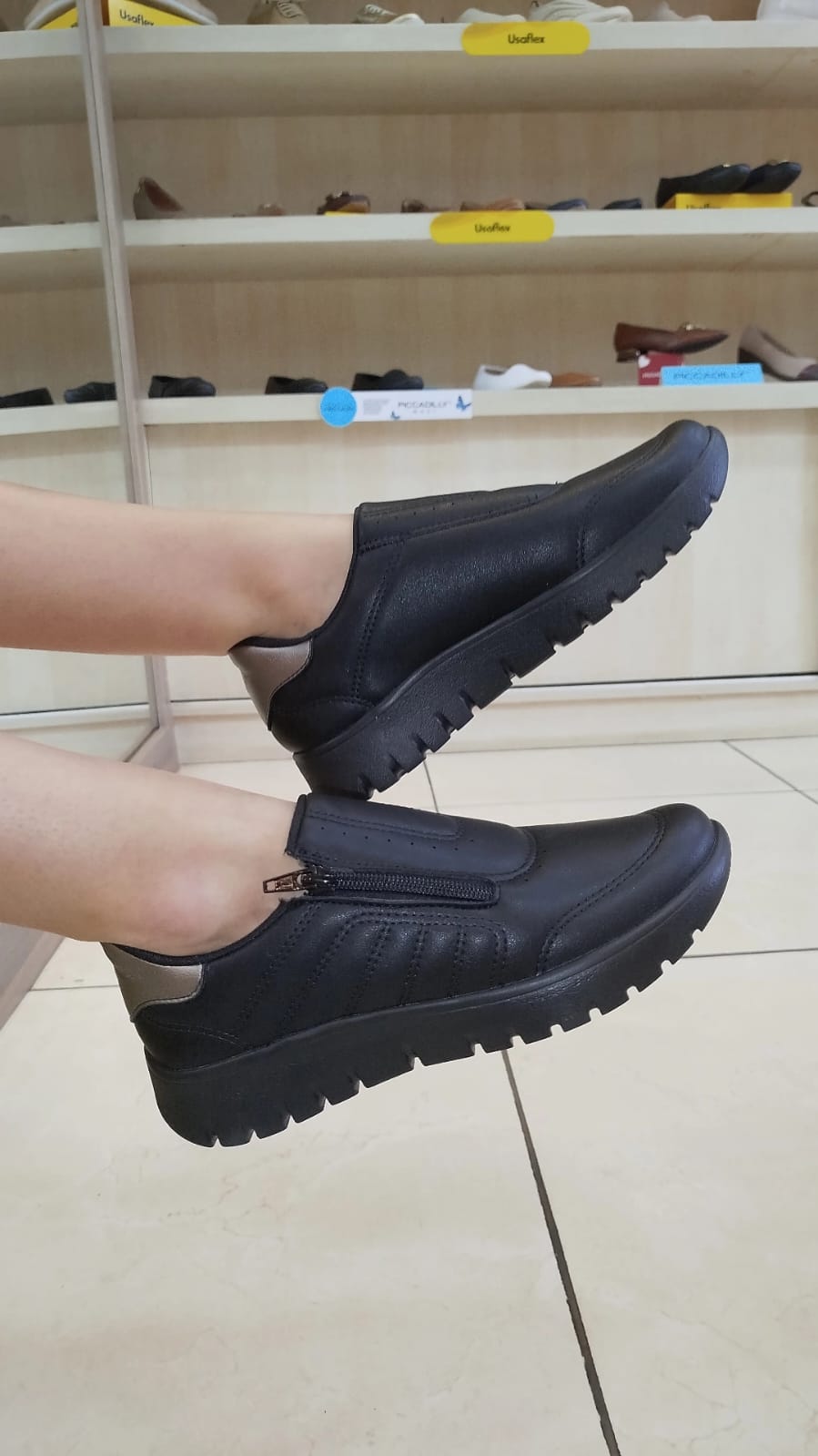 Tênis Vicky Salto Baixo Preto com Pewter Piccadilly - Imagem 2