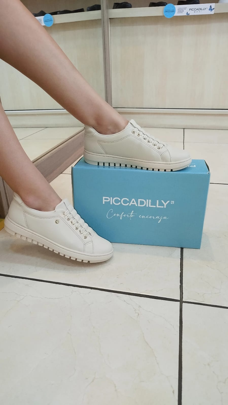 Tênis Nici Salto Baixo Off White Piccadilly