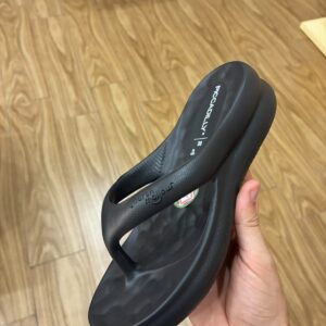 Chinelo Marshmallow Preto Piccadilly